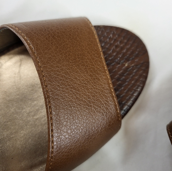 Life Stride Block Heel Sandals - Picture 7 of 10